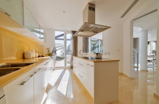 Nueva construcción  - Villa - Altea - Urbanizaciones