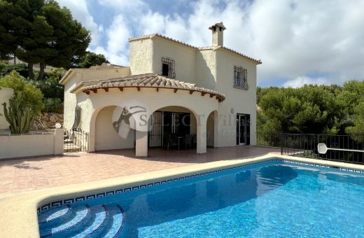 Sea View Villa in Cumbre del Sol For Sale